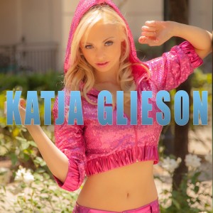 KatjaGlieson_PinkJacket_KatjaText